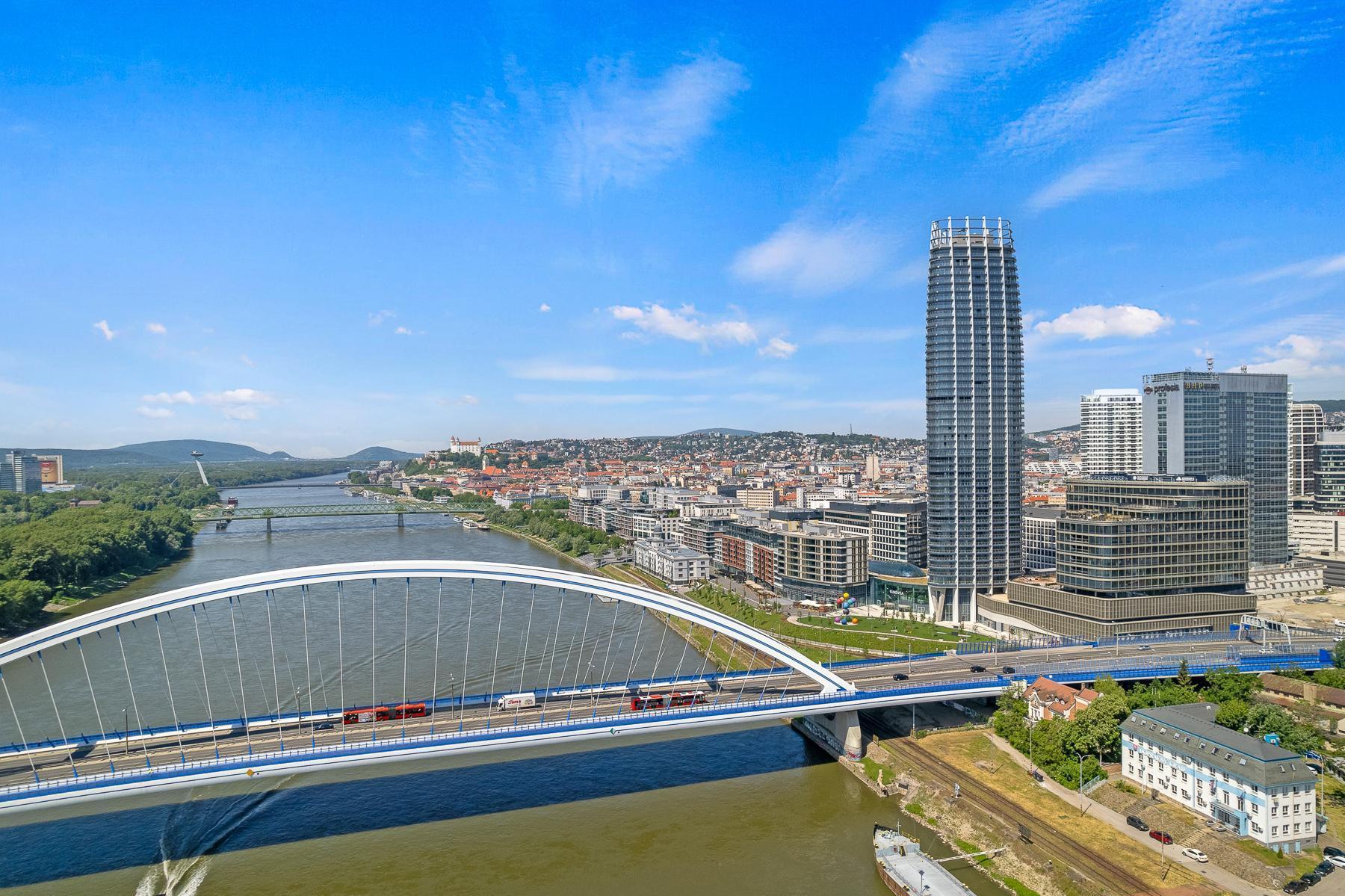 Eurovea Tower a Most Apollo
