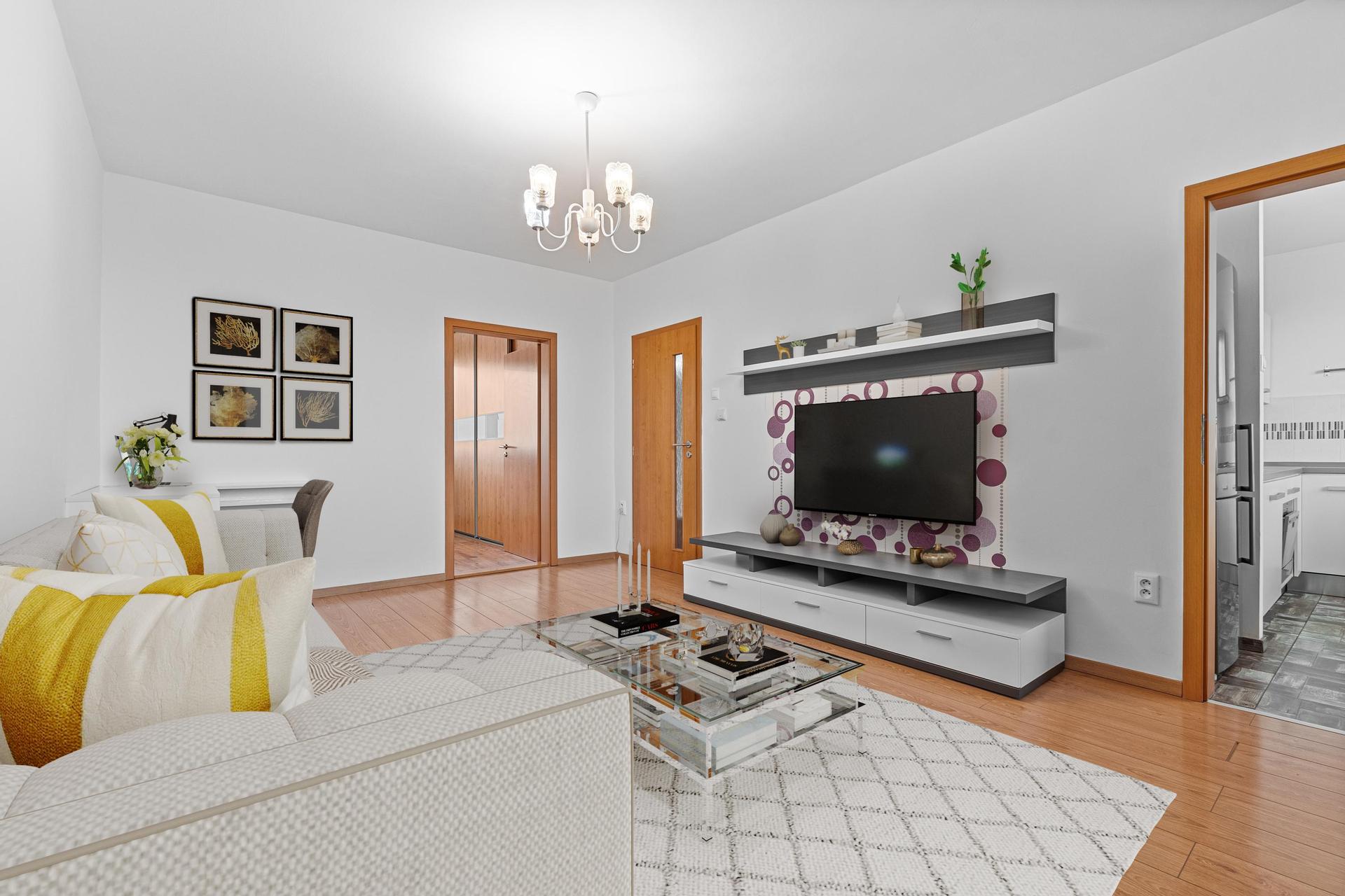 Virtual staging obývačky s jedálňou